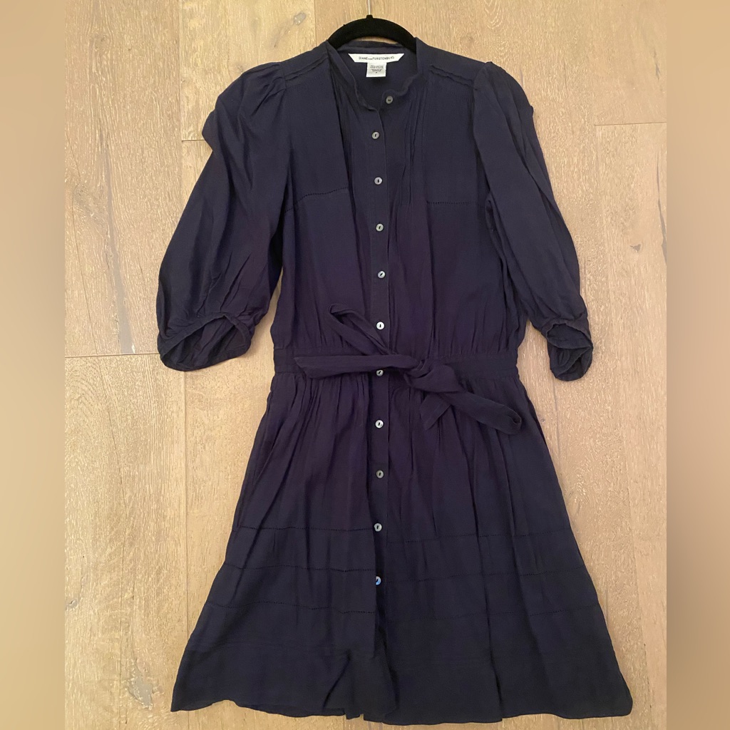Dvf Navy Blue Cotton Dress. Button Front And Tie Waist. 3/4 Sleeves Size 2 Xs